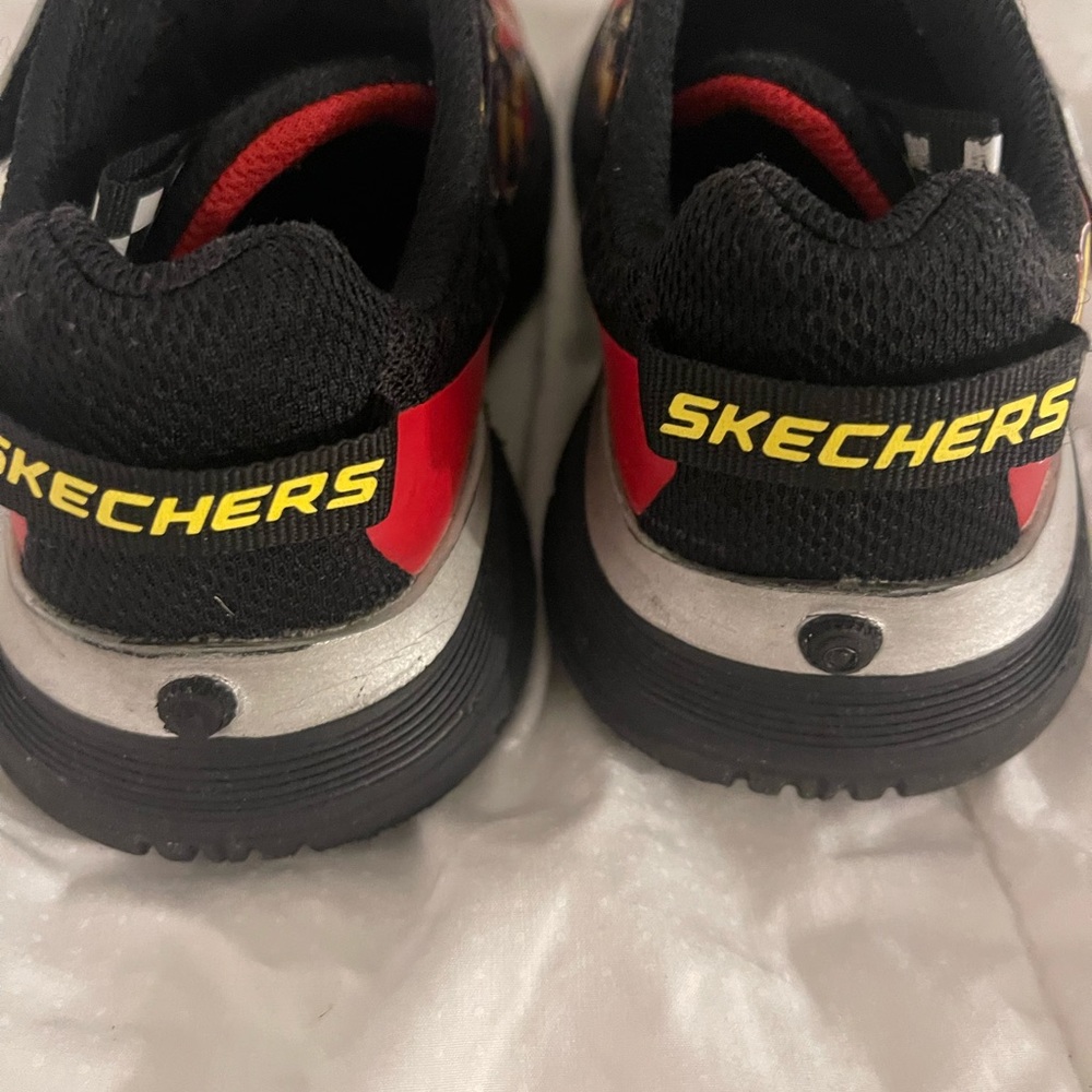 Buckle Red and Black Racing Sneakers - Picture 2 of 6